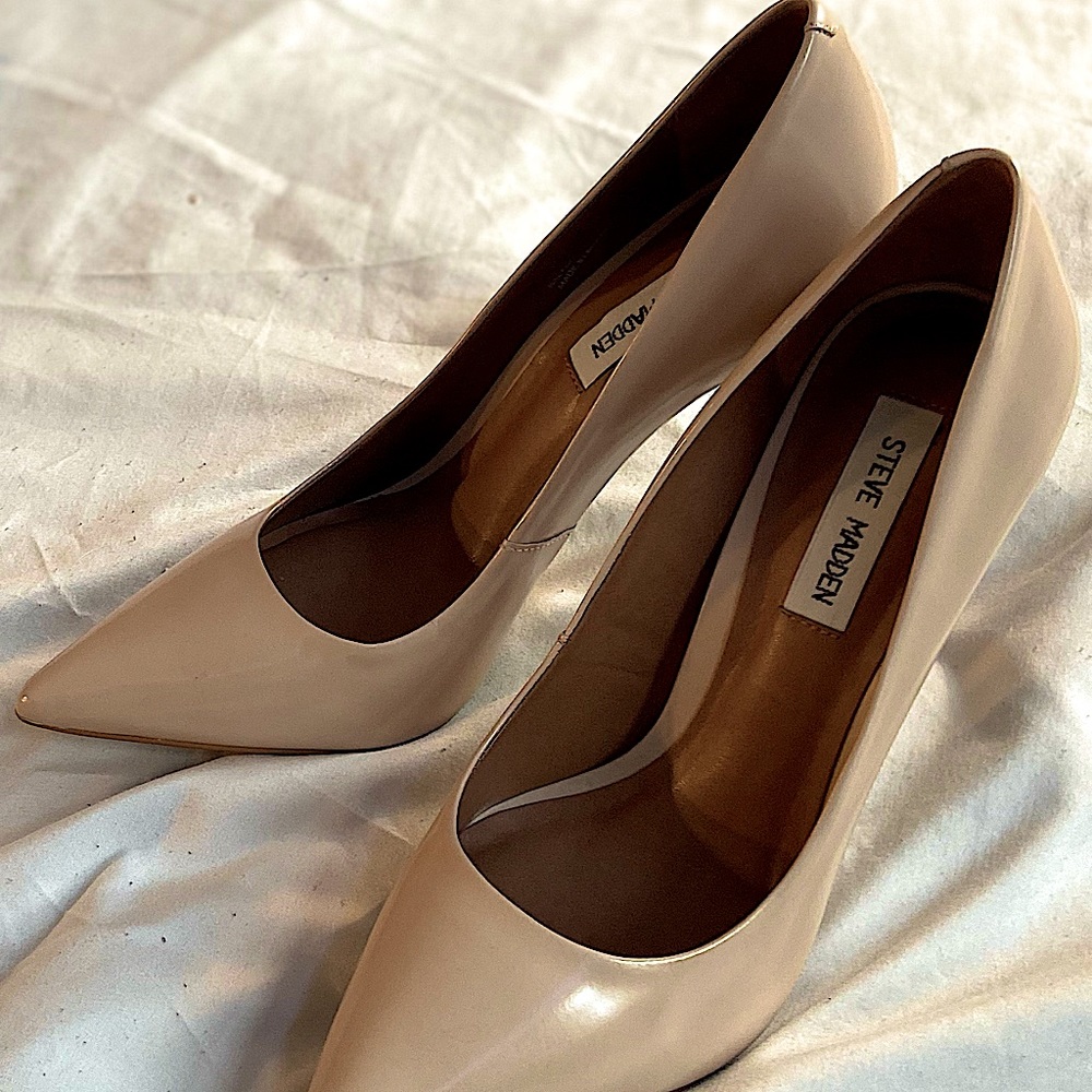 Steve Madden PROTO Tan Pumps